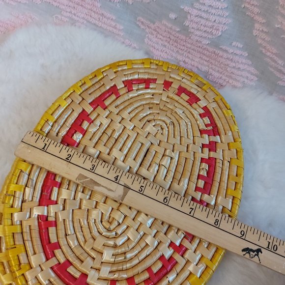 Vintage Handmade Wicker Oval Table Mat Lot of 3 Red/Pink/Burgundy 11.5" x 8.5" - Picture 4 of 8